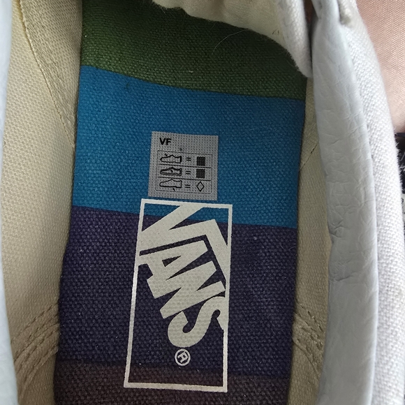 Vans Old Skool Pride Sneakers Men's 7, Women's 8.5 NWOT Rainbow Shoes Kicks - Picture 7 of 11